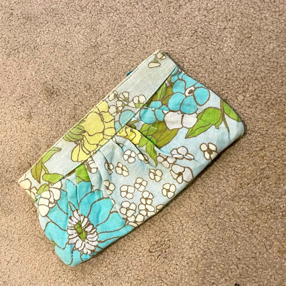 Vintage Retro Floral Clutch